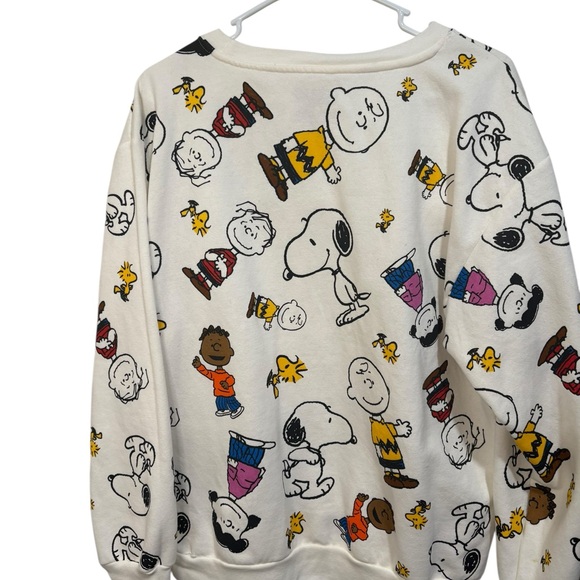 Peanuts White Crewneck Sweater with Multicolor Character Print - Picture 4 of 7
